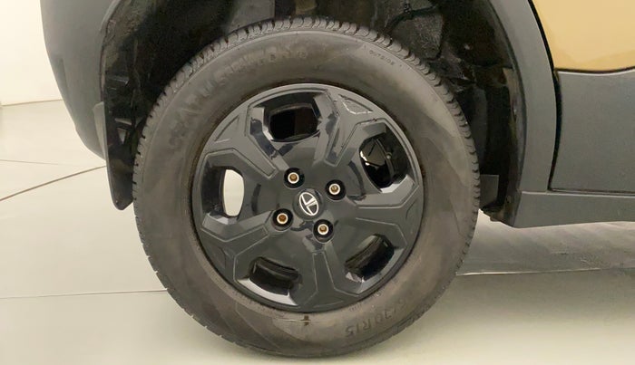 2022 Tata PUNCH ACCOMPLISHED AMT, Petrol, Automatic, 8,225 km, Right Rear Wheel
