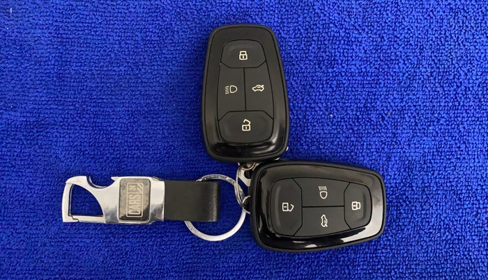 2022 Tata PUNCH ACCOMPLISHED AMT, Petrol, Automatic, 8,225 km, Key Close Up