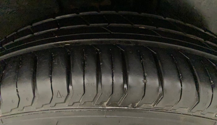 2022 Tata PUNCH ACCOMPLISHED AMT, Petrol, Automatic, 8,225 km, Left Rear Tyre Tread