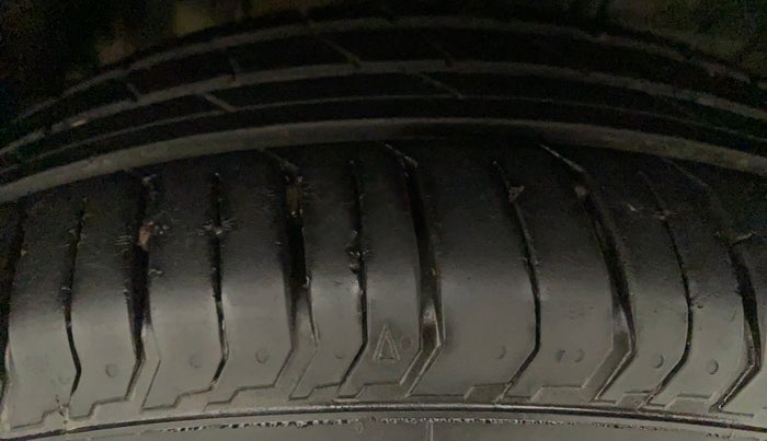 2022 Tata PUNCH ACCOMPLISHED AMT, Petrol, Automatic, 8,225 km, Right Front Tyre Tread