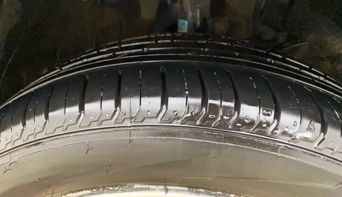 2020 Maruti Baleno ZETA PETROL 1.2, Petrol, Manual, 67,026 km, Right Front Tyre Tread