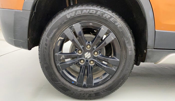 2018 Maruti Vitara Brezza ZDI+ DUAL TONE AMT, Diesel, Automatic, 38,827 km, Right Rear Wheel