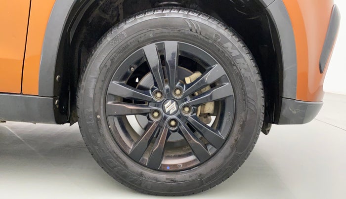 2018 Maruti Vitara Brezza ZDI+ DUAL TONE AMT, Diesel, Automatic, 38,827 km, Right Front Wheel