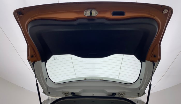 2018 Maruti Vitara Brezza ZDI+ DUAL TONE AMT, Diesel, Automatic, 38,827 km, Boot Door Open