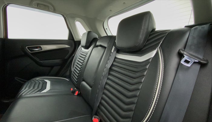 2018 Maruti Vitara Brezza ZDI+ DUAL TONE AMT, Diesel, Automatic, 38,827 km, Right Side Rear Door Cabin