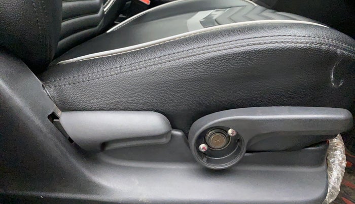 2018 Maruti Vitara Brezza ZDI+ DUAL TONE AMT, Diesel, Automatic, 38,827 km, Driver Side Adjustment Panel