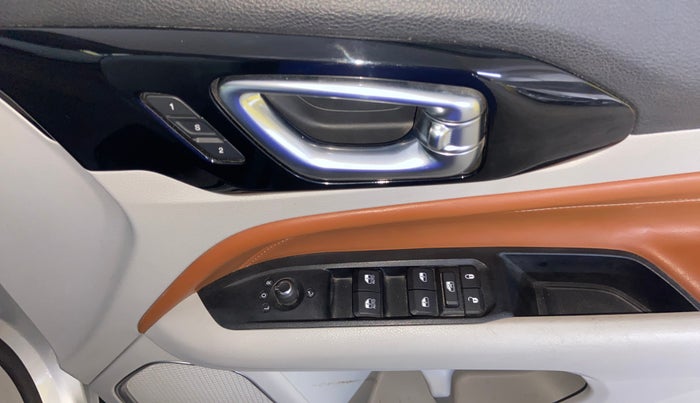 2021 Jeep Compass LIMITED (O) 1.4 PETROL AT, Petrol, Automatic, 62,540 km, Driver Side Door Panels Control