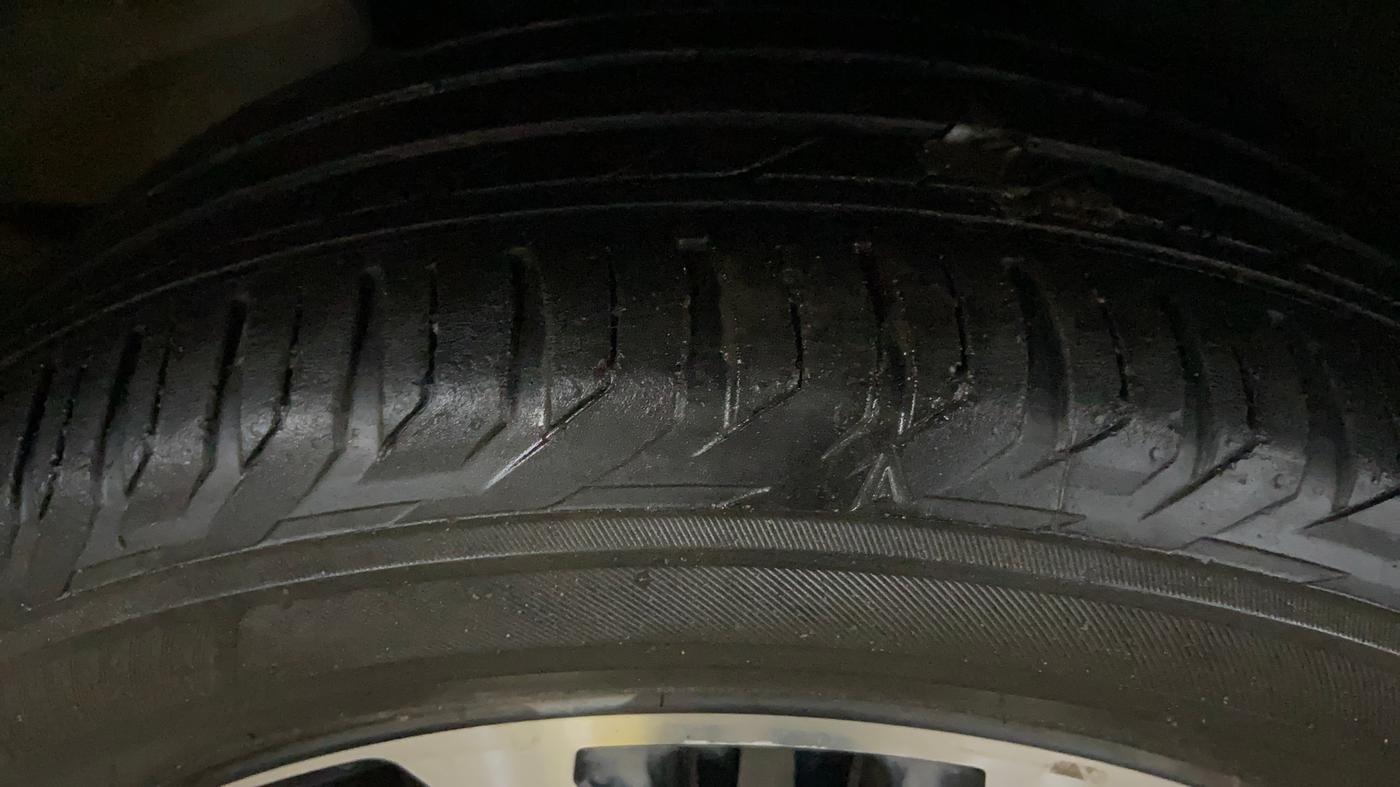 2021 Jeep Compass LIMITED (O) 1.4 PETROL AT, Petrol, Automatic, 62,540 km, Right Rear Tyre Tread