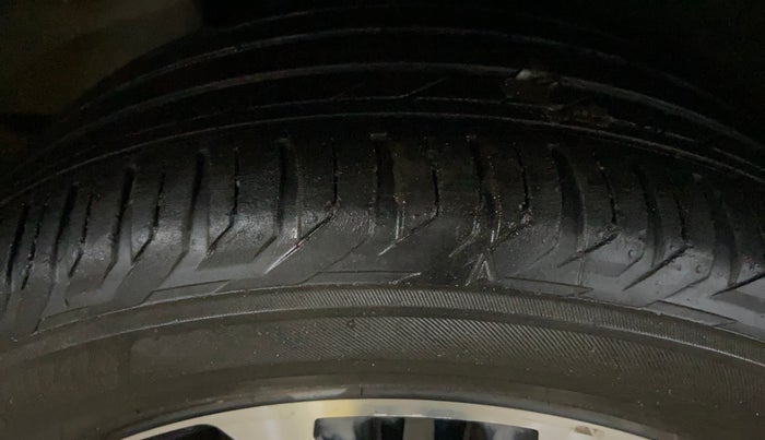 2021 Jeep Compass LIMITED (O) 1.4 PETROL AT, Petrol, Automatic, 62,540 km, Right Rear Tyre Tread