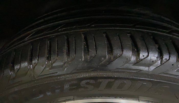 2021 Jeep Compass LIMITED (O) 1.4 PETROL AT, Petrol, Automatic, 62,540 km, Right Front Tyre Tread