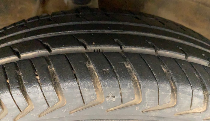 2013 Maruti Alto 800 LXI, Petrol, Manual, 99,427 km, Right Front Tyre Tread
