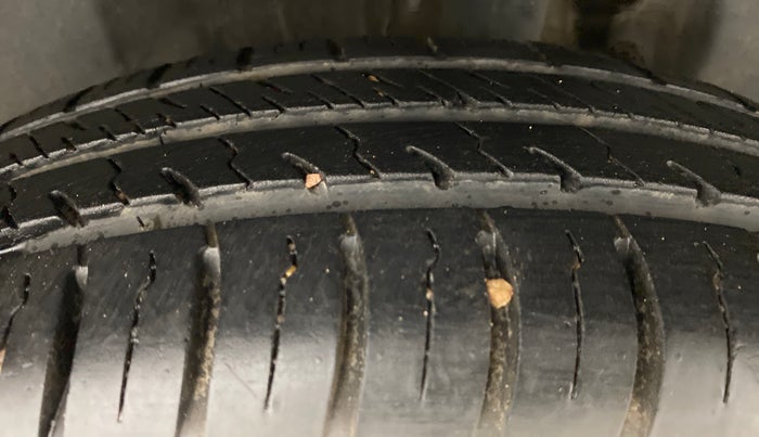 2019 Maruti Swift VXI, Petrol, Manual, 11,014 km, Left Rear Tyre Tread