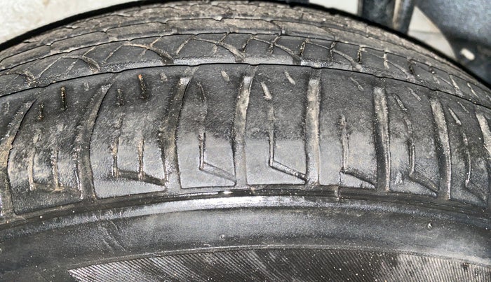 2015 Tata Zest XM 90PS DIESEL, Diesel, Manual, 92,902 km, Left Rear Tyre Tread