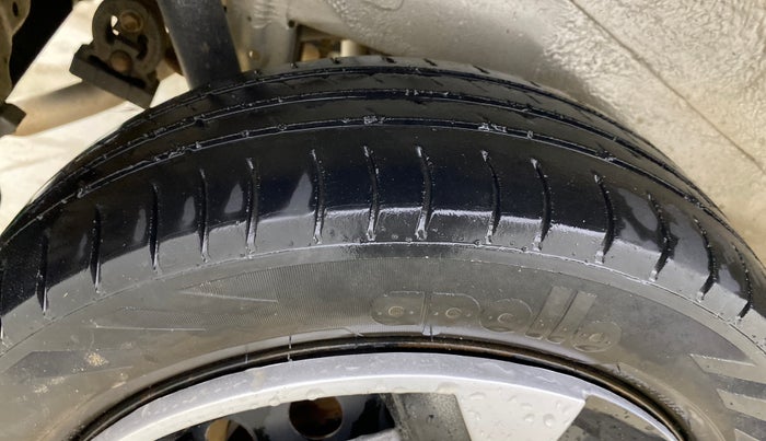 2015 Maruti Wagon R 1.0 VXI, CNG, Manual, 95,149 km, Right Rear Tyre Tread