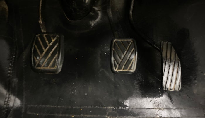 2015 Maruti Wagon R 1.0 VXI, CNG, Manual, 95,149 km, Pedals