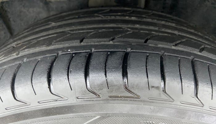 2017 Jeep Compass 2.0 LIMITED, Diesel, Manual, 77,478 km, Left Front Tyre Tread