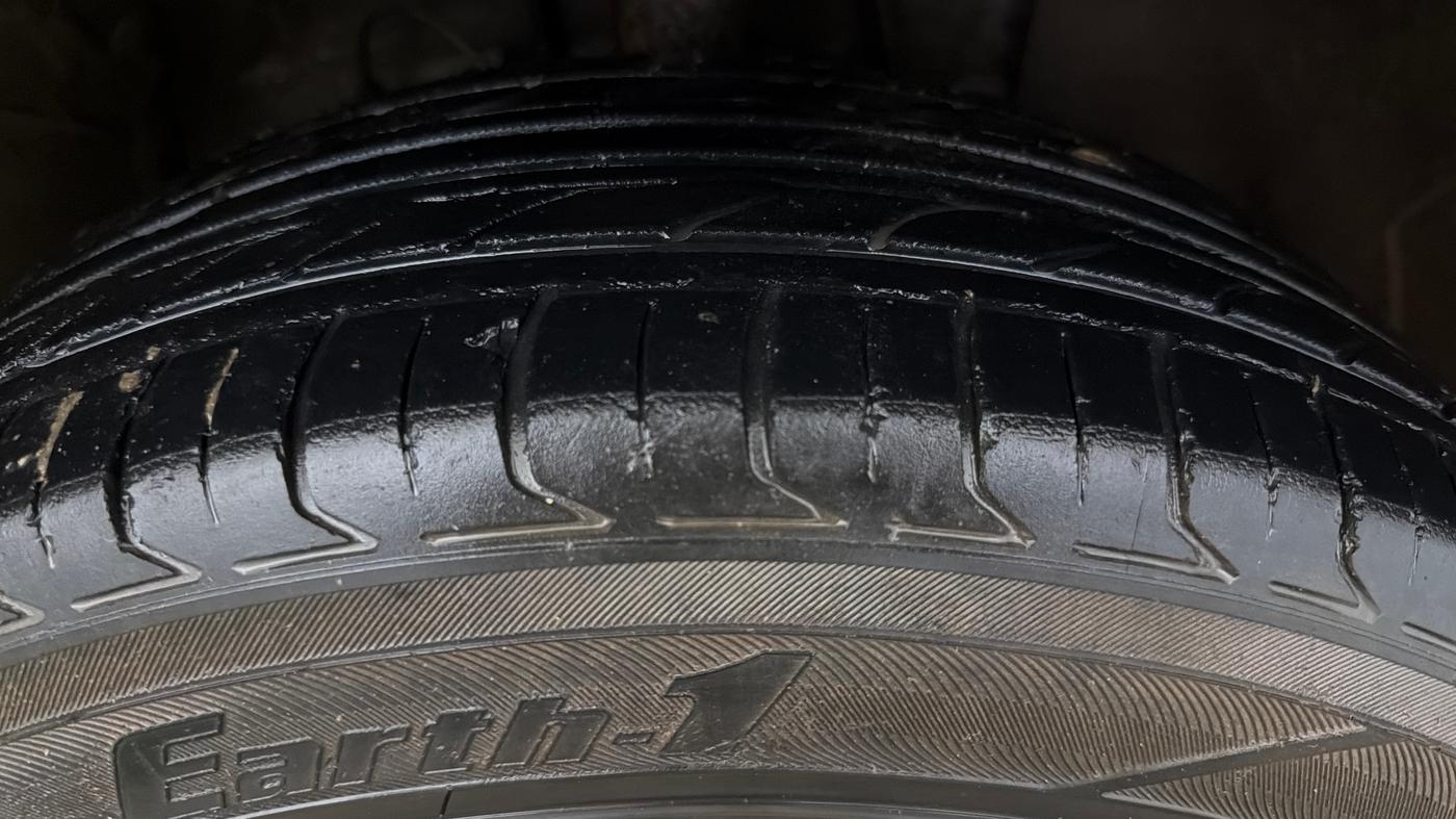 2021 Hyundai VENUE S 1.2, Petrol, Manual, 38,032 km, Right Front Tyre Tread
