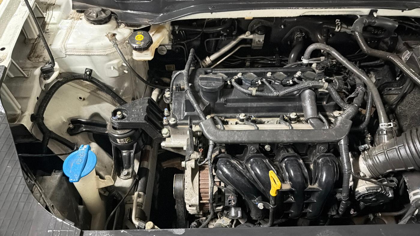 2021 Hyundai VENUE S 1.2, Petrol, Manual, 38,032 km, Engine View - Right
