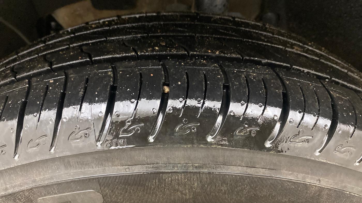 2013 Renault Duster 85 PS RXL DIESEL, Diesel, Manual, 1,49,779 km, Left Front Tyre Tread