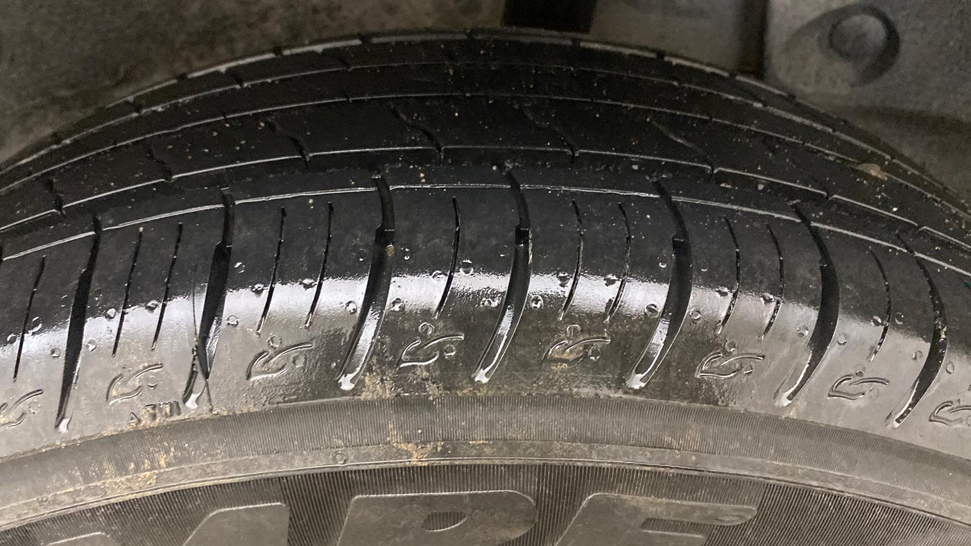2013 Renault Duster 85 PS RXL DIESEL, Diesel, Manual, 1,49,779 km, Left Rear Tyre Tread
