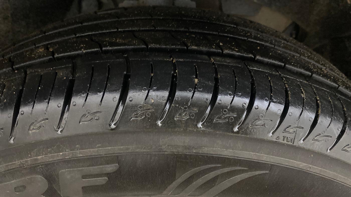 2013 Renault Duster 85 PS RXL DIESEL, Diesel, Manual, 1,49,779 km, Right Front Tyre Tread