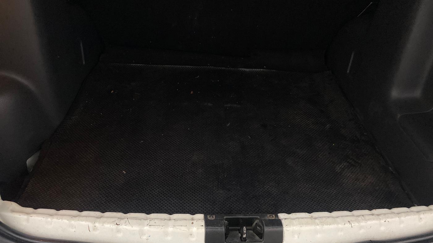 2013 Renault Duster 85 PS RXL DIESEL, Diesel, Manual, 1,49,779 km, Boot Inside
