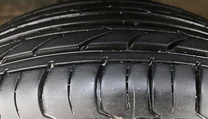 2018 Maruti Wagon R 1.0 VXI OPT, Petrol, Manual, 24,122 km, Left Front Tyre Tread