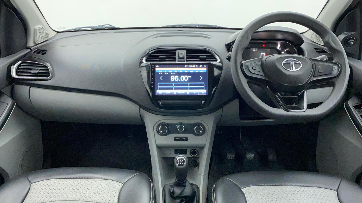 2022 Tata Tiago XT PETROL, Petrol, Manual, 17,981 km, Dashboard
