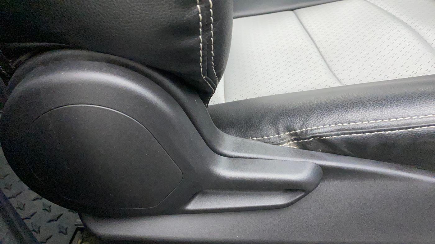 2022 Tata Tiago XT PETROL, Petrol, Manual, 17,981 km, Driver Side Adjustment Panel