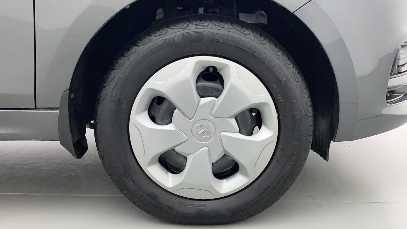 2022 Tata Tiago XT PETROL, Petrol, Manual, 17,981 km, Right Front Wheel