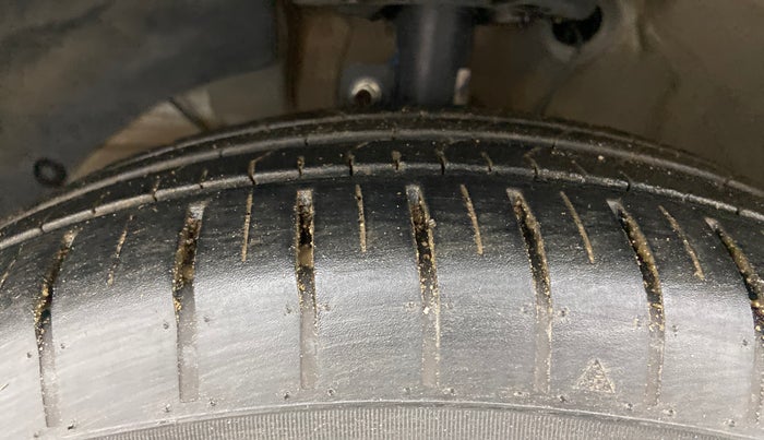 2022 Maruti Dzire ZXI Plus, Petrol, Manual, 11,425 km, Left Front Tyre Tread