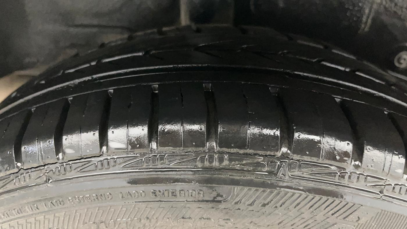 2014 Toyota Etios G, Petrol, Manual, 26,781 km, Right Rear Tyre Tread