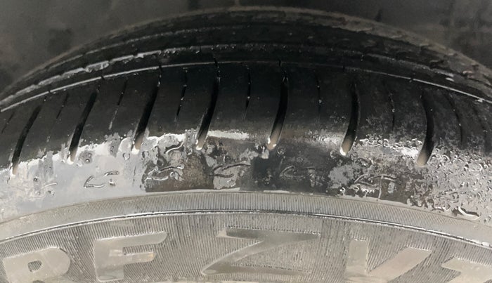 2014 Toyota Etios G, Petrol, Manual, 26,781 km, Right Front Tyre Tread