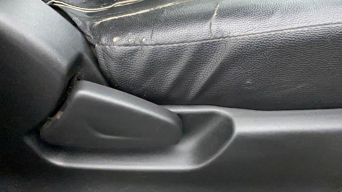 2019 Datsun Redi Go T (O), Petrol, Manual, 68,933 km, Driver Side Adjustment Panel