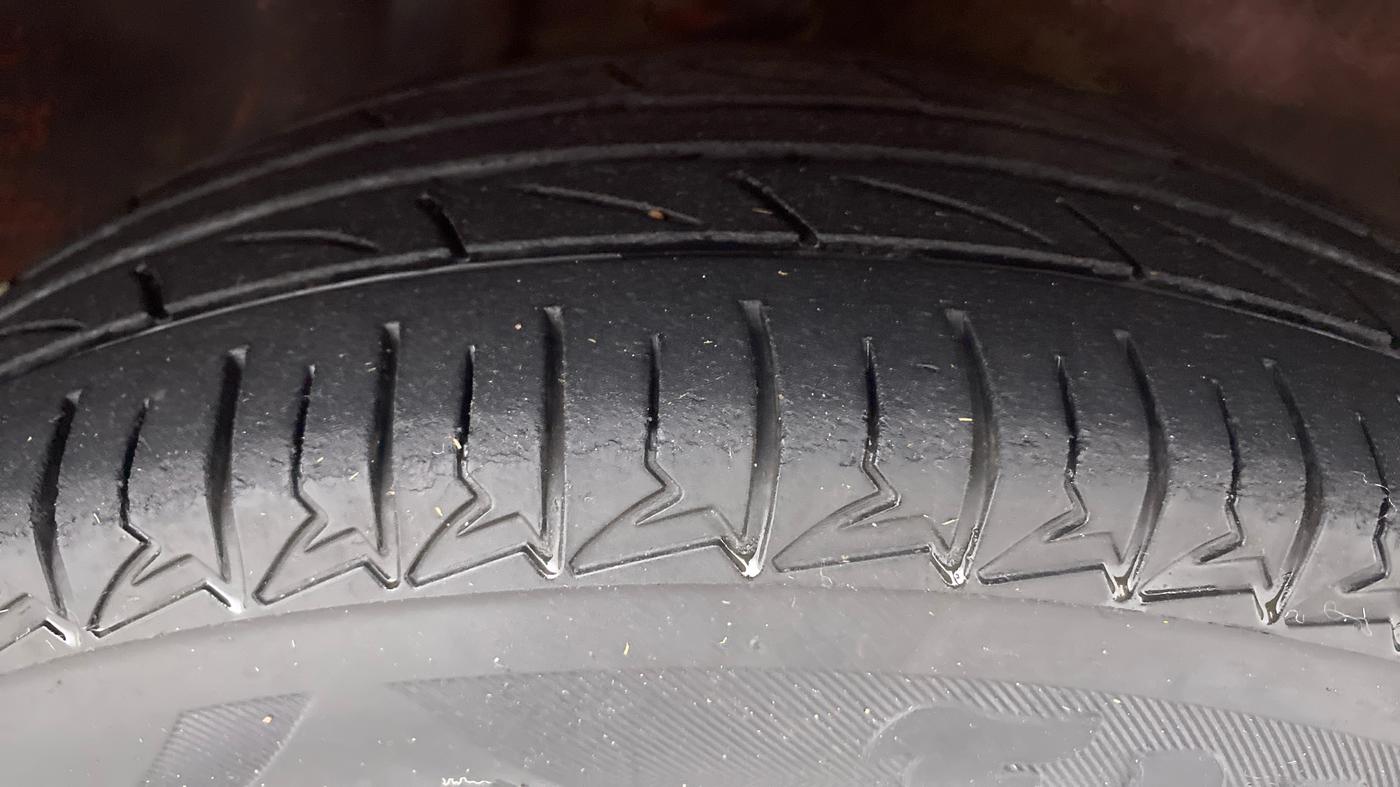 2012 Maruti Alto K10 VXI P, Petrol, Manual, 59,507 km, Right Front Tyre Tread