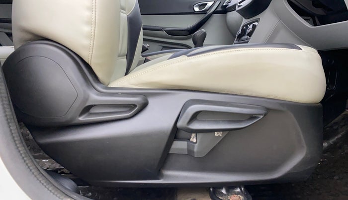2020 Tata Tiago XZ PLUS PETROL, Petrol, Manual, 27,022 km, Driver Side Adjustment Panel