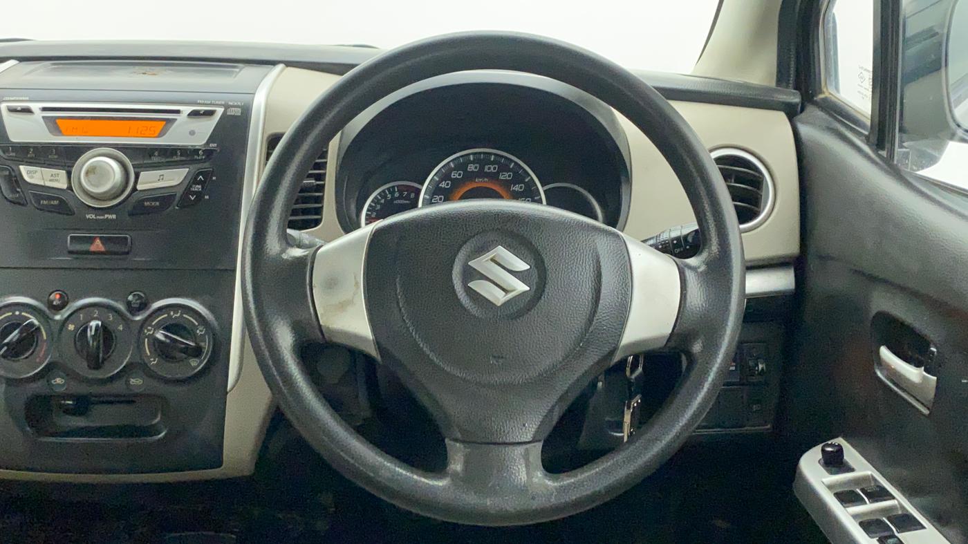 2015 Maruti Wagon R 1.0 VXI AMT, CNG, Automatic, 92,025 km, Steering Wheel Close Up
