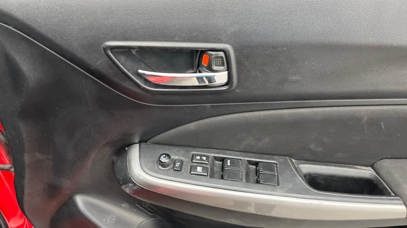 2018 Maruti Swift ZDI PLUS AMT, Diesel, Automatic, 80,363 km, Driver Side Door Panels Control