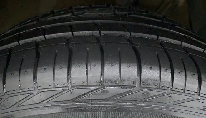 2020 Maruti S Cross ZETA SHVS PETROL, Petrol, Manual, 47,486 km, Left Front Tyre Tread