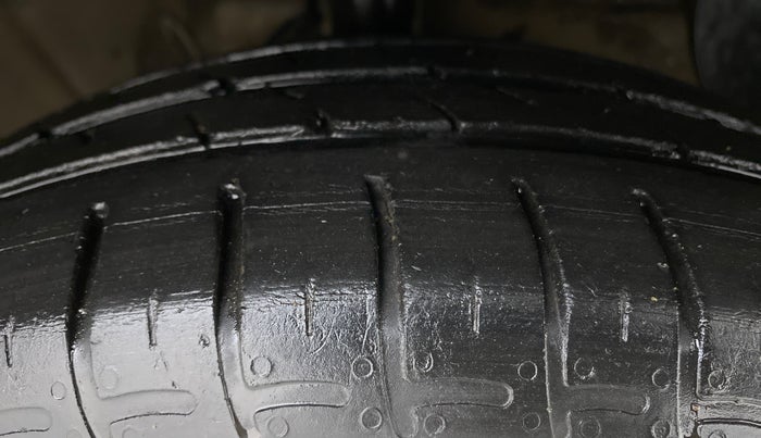 2020 Hyundai AURA S CNG, CNG, Manual, 45,109 km, Right Front Tyre Tread