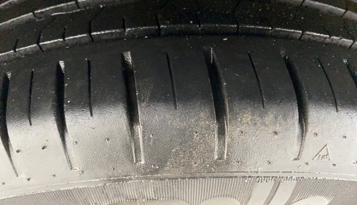 2021 Maruti Ciaz ALPHA  AT 1.5 SHVS PETROL, Petrol, Automatic, 18,414 km, Left Front Tyre Tread