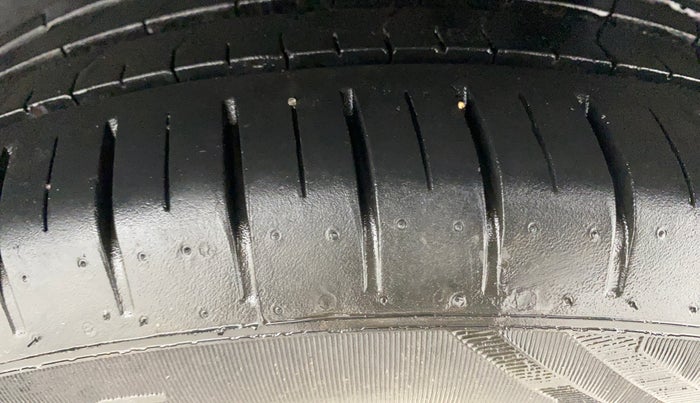 2021 Maruti Ciaz ALPHA  AT 1.5 SHVS PETROL, Petrol, Automatic, 18,414 km, Left Rear Tyre Tread