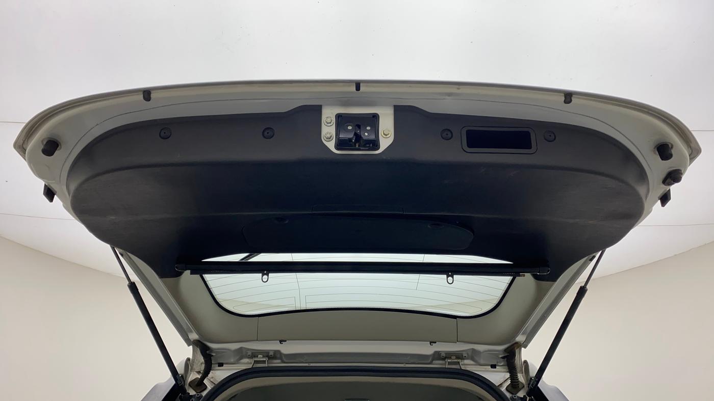 2018 Mahindra XUV500 W7, Diesel, Manual, 96,267 km, Boot Door Open