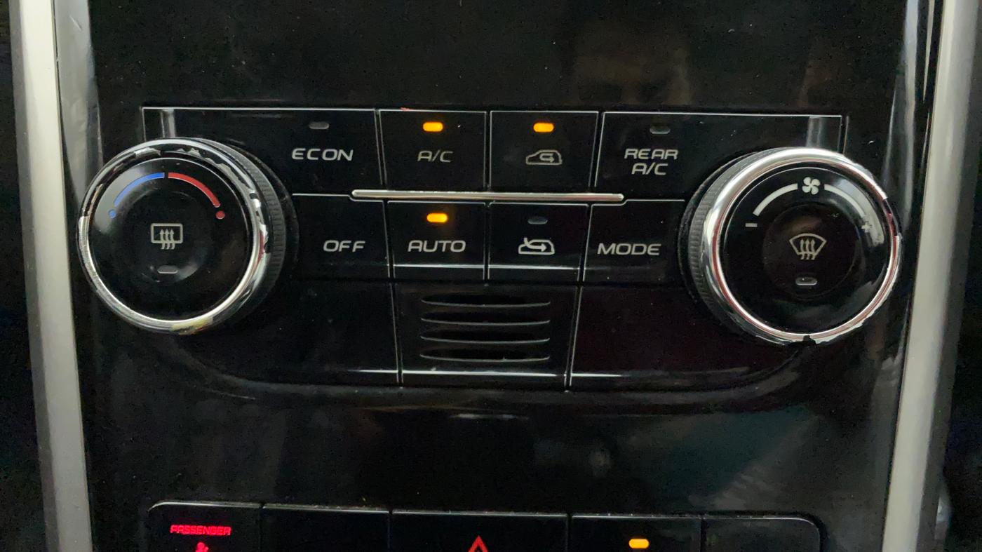 2018 Mahindra XUV500 W7, Diesel, Manual, 96,267 km, Automatic Climate Control