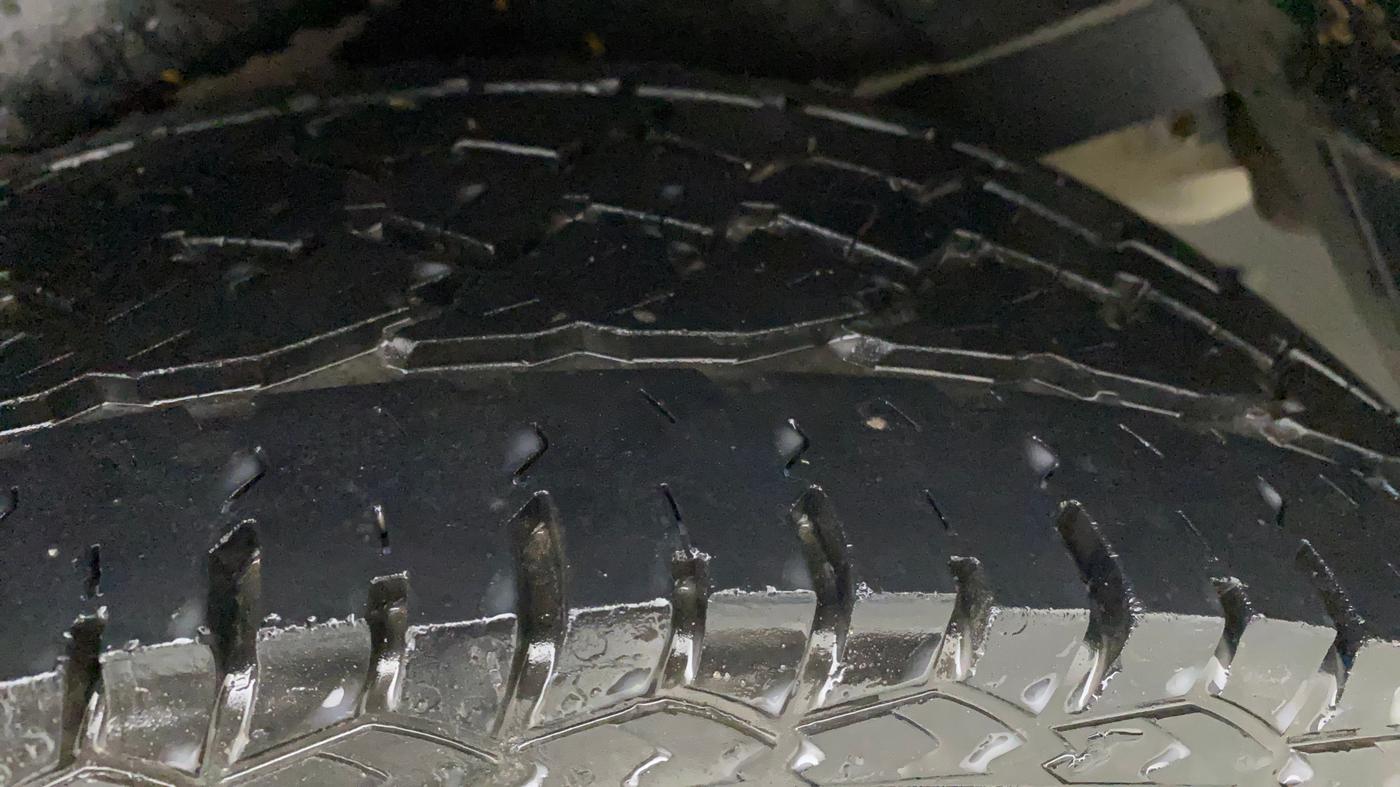 2018 Mahindra XUV500 W7, Diesel, Manual, 96,267 km, Right Rear Tyre Tread