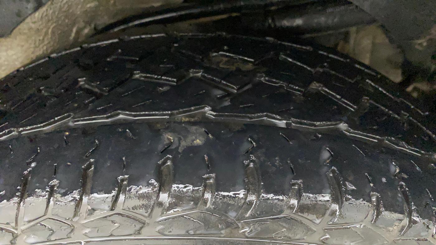 2018 Mahindra XUV500 W7, Diesel, Manual, 96,267 km, Left Rear Tyre Tread