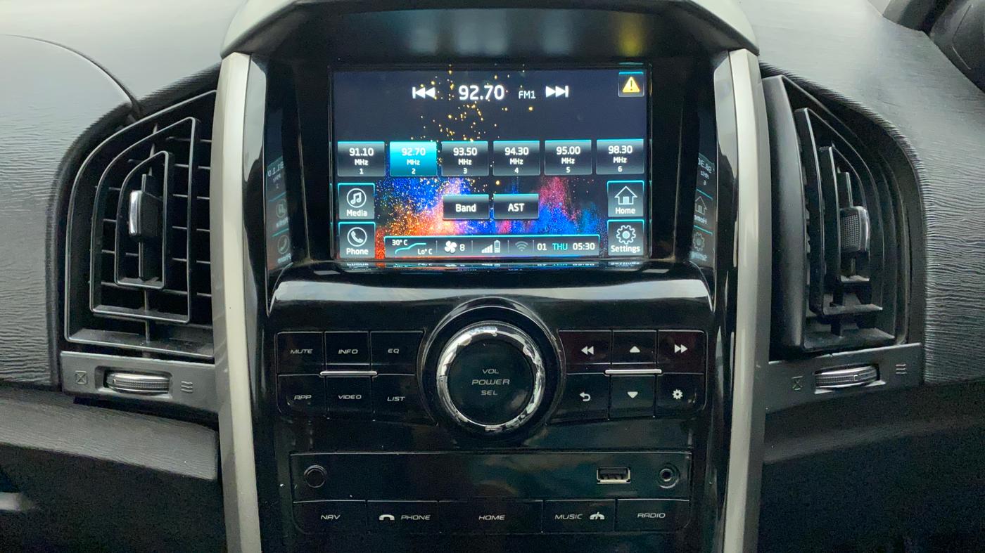 2018 Mahindra XUV500 W7, Diesel, Manual, 96,267 km, Infotainment System