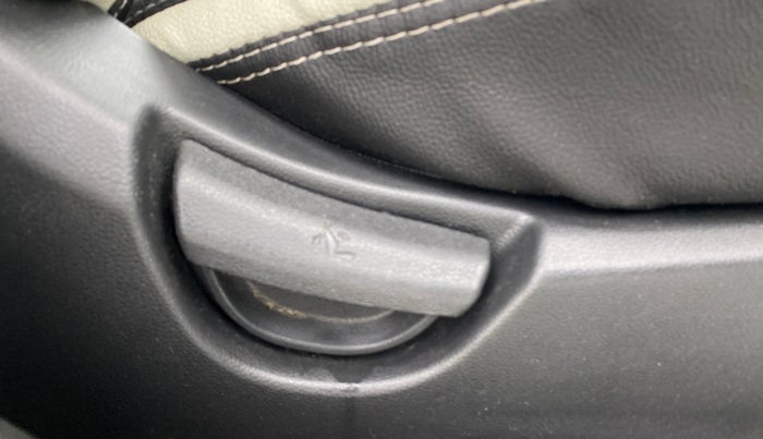 2019 Hyundai Grand i10 SPORTZ 1.2 KAPPA VTVT, Petrol, Manual, 98,949 km, Driver Side Adjustment Panel