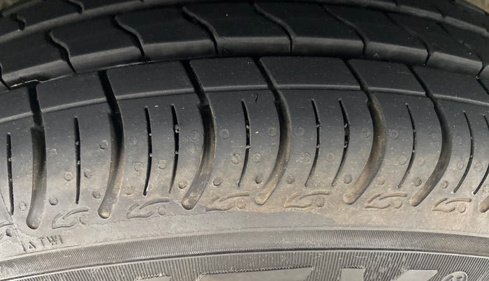 2019 Hyundai Grand i10 SPORTZ 1.2 KAPPA VTVT, Petrol, Manual, 98,949 km, Right Rear Tyre Tread