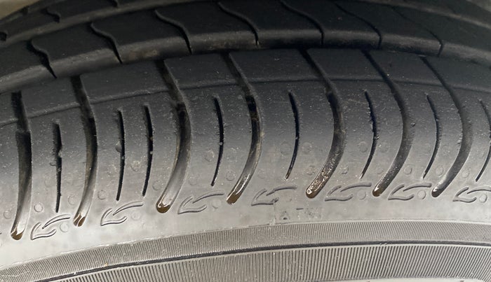 2019 Hyundai Grand i10 SPORTZ 1.2 KAPPA VTVT, Petrol, Manual, 98,949 km, Right Front Tyre Tread